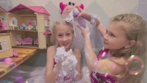 Песенка про ванную с игрушками Беатрис и Вероника