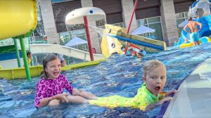 СОФУНЬЯ ШАЛУНЬЯ - СОФИЯ ХОЧЕТ В АКВАПАРК, А НИИКА МОРОЖЕННОЕ .