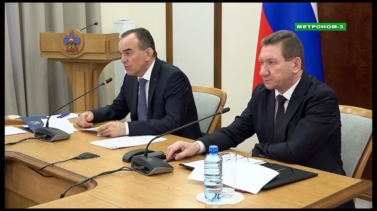 ГУБЕРНАТОР И РУКОВОДИТЕЛЬ РЕГИОНАЛЬНОГО УФСБ ПРОВЕЛИ ЗАСЕДАНИЕ АНТИТЕРРОРИСТИЧЕСКОЙ КОМИССИИ