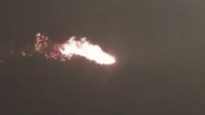 Момент падения фрагмента иранской ракеты в Хайфе