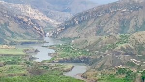 Подъем на отрог Гунибского плато, панорамный вид на долину реки Кара-Койсу Дагестан май 2024