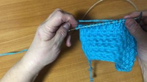 Плотный слегка объёмный узор спицами для вас