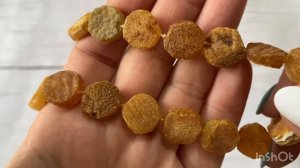 Янтарные изделия в наличии.