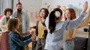 Видео на стих "Счастья много не бывает"