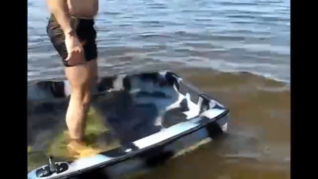 купить лодку пластиковую непотопляемая лодка ,испытания .