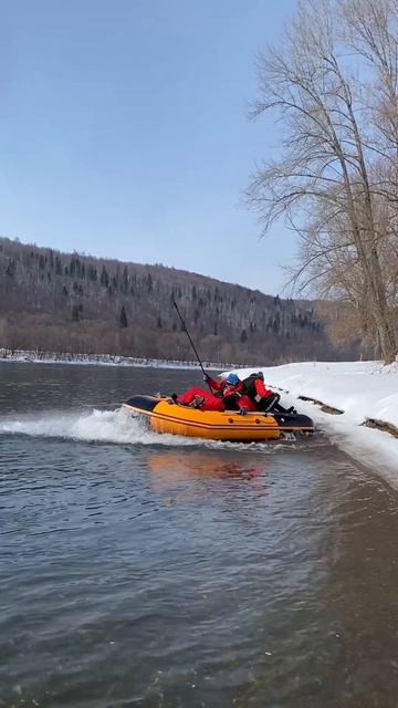 Лодка ПВХ плотность 900 достаточно