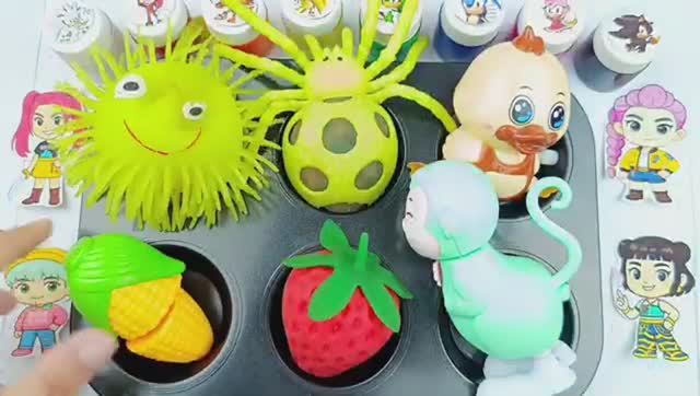 Мультики для детей. Залипательное видео. Играем в игрушки , слаймы , шарики .