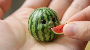 НЕВЕРОЯТНО МИЛЫЕ МАЛЕНЬКИЕ ФРУКТЫ 🍎🍇 ФРУКТИКИ КУШАЮТ — ЧАСТЬ 2, УЛЫБКИ И РАДОСТЬ