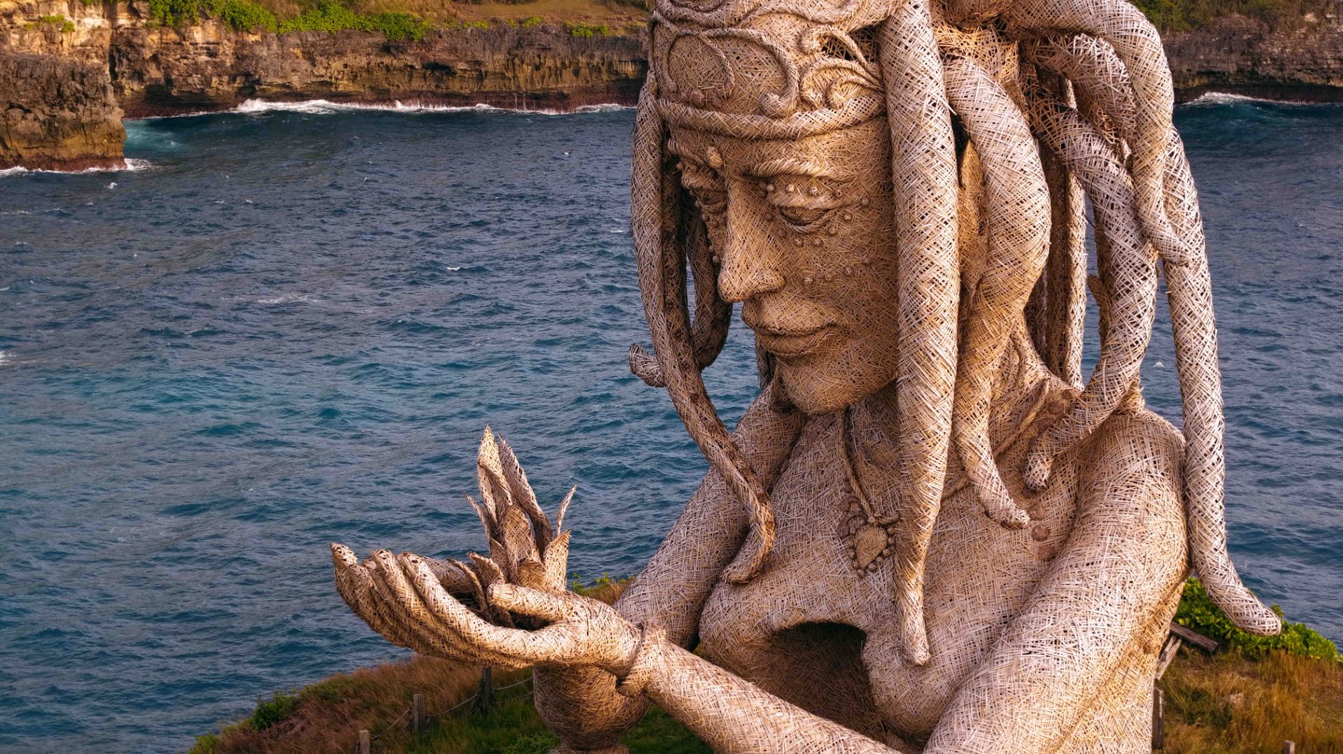 Бамбуковая Королева Гурита Ratu Gurita.