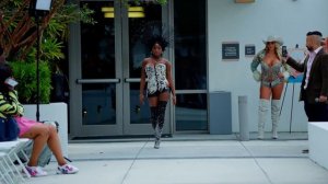 Модели на подиуме 154