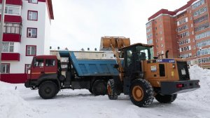 Коммунальщики Излучинска работают в две смены, чтобы избежать подтопления улиц