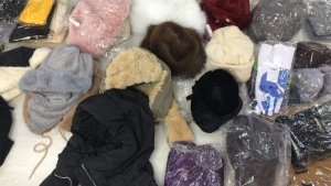 сти341.1. Шапки, шарфы, перчатки новые