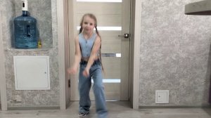 Быстрый танец Настюшки.mp4