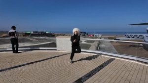 Лезгинка на фоне экраноплана Лунь