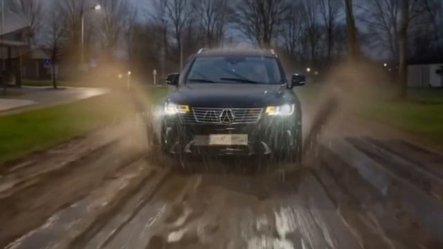 Бушует непогода