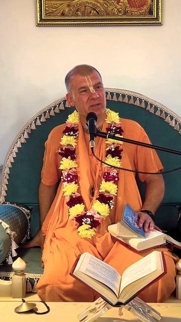 Правда ли то, что Шрила Прабхупада неотличен от своих изображений, фотографий и мурти?