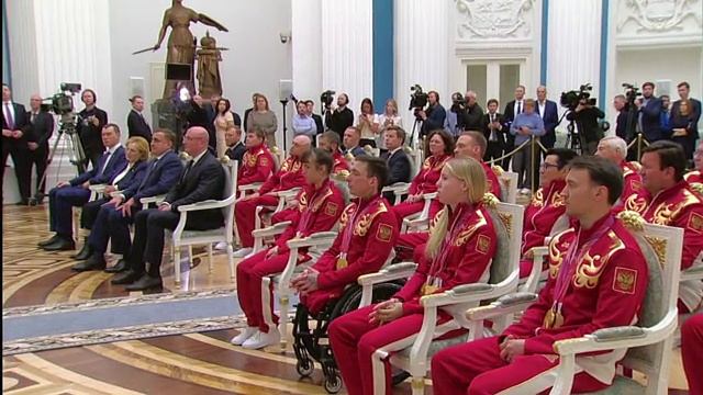 Putin:A ceremony presenting state awards to the winners and medalists of the XIV Paralympic in Italy смотреть онлайн