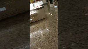 Я с нова в торговом центре в Москве