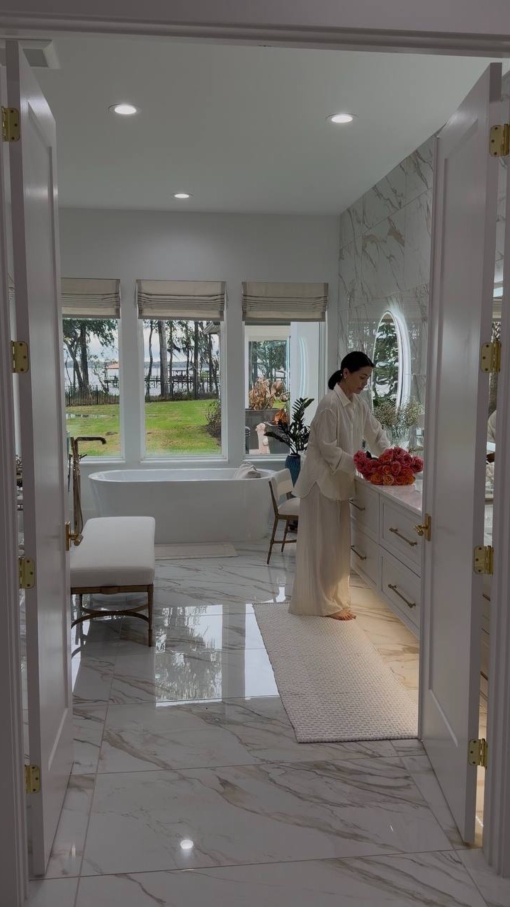 Сегодня у многих за окном шумно (и я сейчас не только о погоде). Но ещё громче внутри.