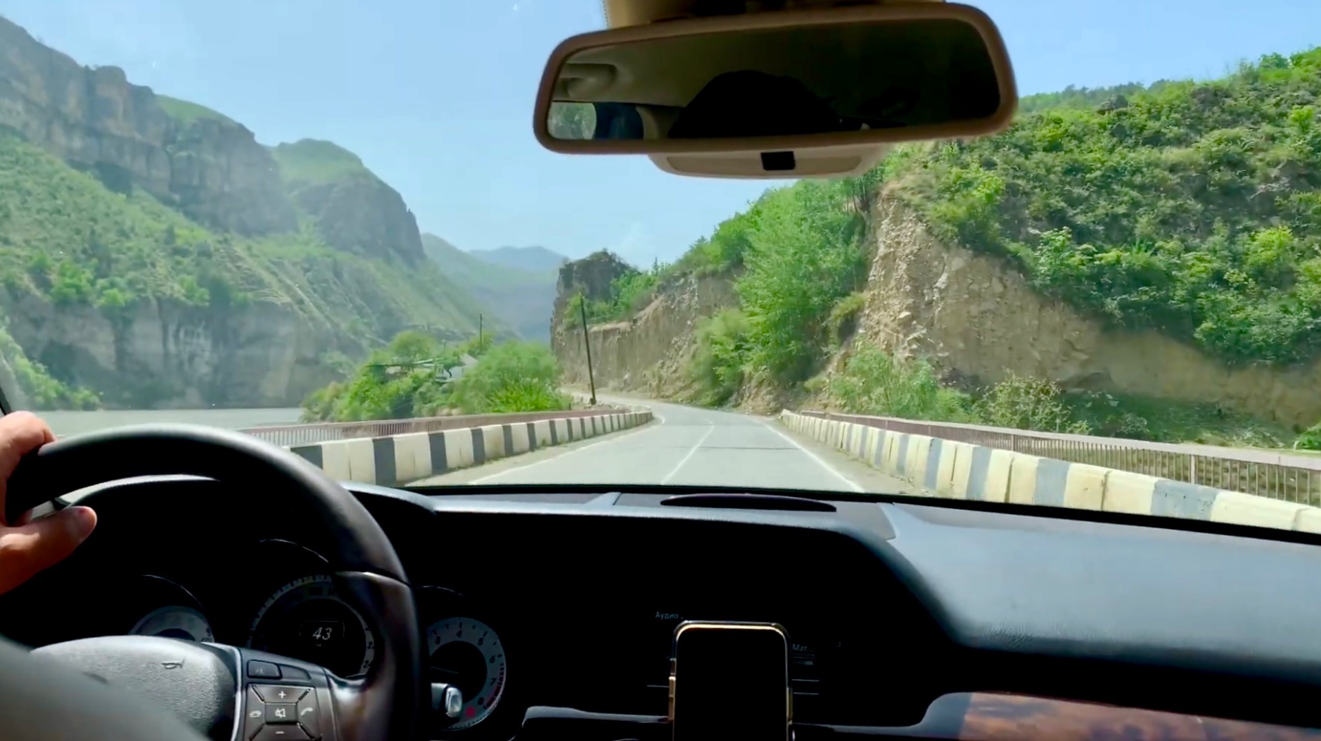 По дорогам Дагестана с песней Лауры Алиевой май 2024