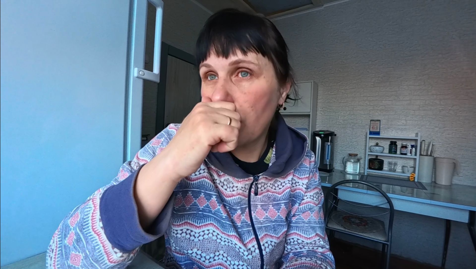 Всю ночь бегала в коровник... Меньше чем обычно. смотреть онлайн