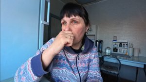 Всю ночь бегала в коровник... Меньше чем обычно.