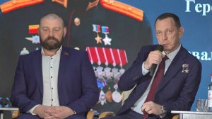 Герой России и ЛНР Артем Чумаров встретился с анапскими студентами