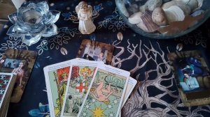 Расклад Таро -Что произойдёт до конца месяца?🤔