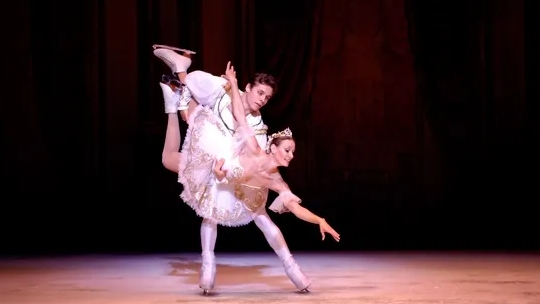 Балет на льду "Щелкунчик" 28 марта в 15:00 в Лахта Холле (Приморский пр., д. 80, стр.1)