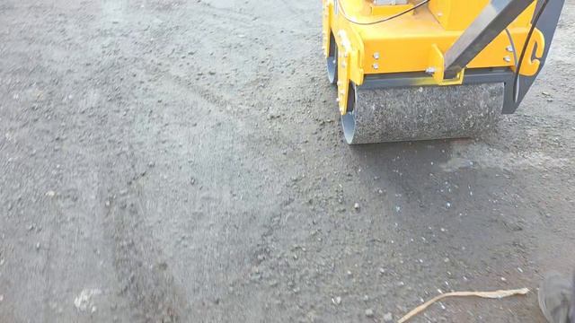 Грунтовой вибрационный каток 530 кг