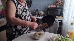 Жду в гости внучку младшую Александру.