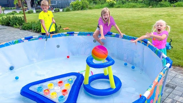 СОФУНЬЯ ШАЛУНЬЯ - ИГРЫ В БАССЕЙНЕ 