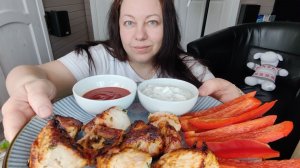 Мукбанг Шашлык из индейки, капуста по-корейски, шампанское.