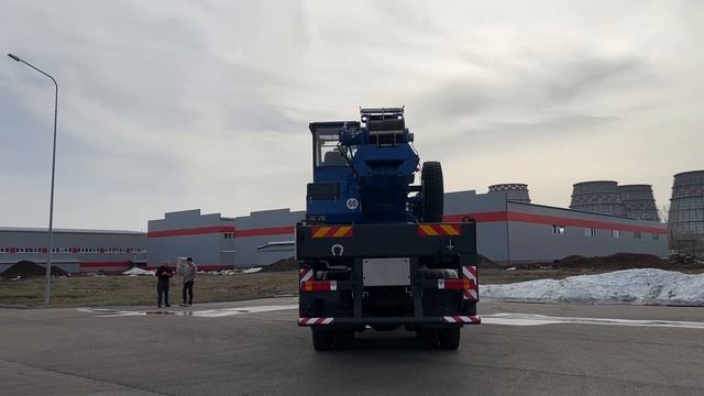 Автокран Клинцы КС-55729-9К-3 на шасси FAW J6 CA3250 + противовес 1,5 тн