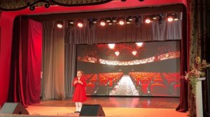 «В театре» - Валентина Погодина