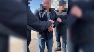 Полицейские Нефтеюганска задержали наркосбытчика, находившегося в федеральном розыске с 2003 года