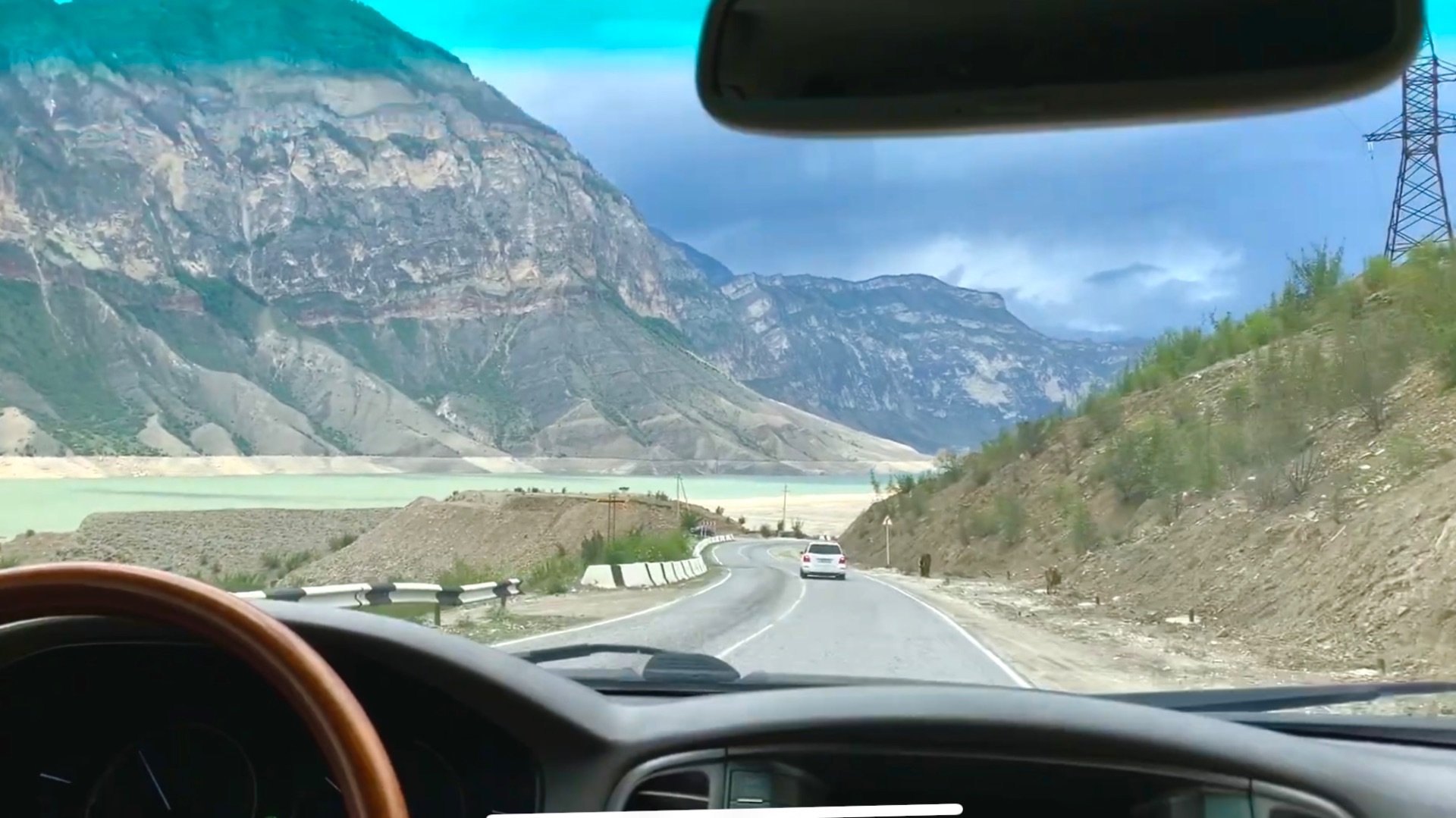 Дорога вдоль Ирганайского вдхр. к Гимринскому тоннелю Дагестан май 2023