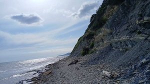 Великолепный галечный новый Прохоровский пляж на Чёрном море в Архипо-Осиповке