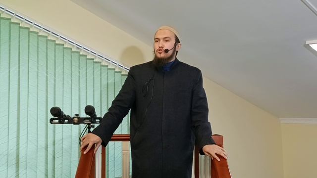 На кого жалуетесь? Чем не довольны?