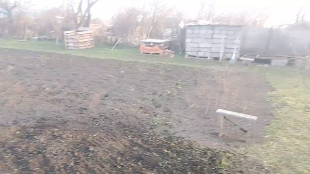 получили колонку, начались огородные дела, продолжаем закупать для штукатурки