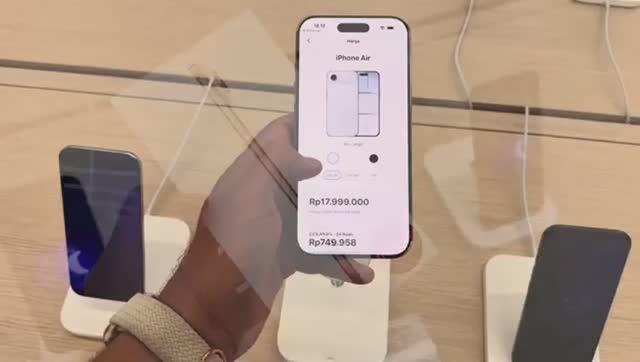 Беженец🇮🇩Бали. СМОТРЮ АЙФОН ДЛЯ СИНДИ. КИТАЙСКАЯ ЛАМБА. СЛУШАЮ МИХАИЛА КРУГА И ДУМАЮ ПРО РАСЧЛЕ