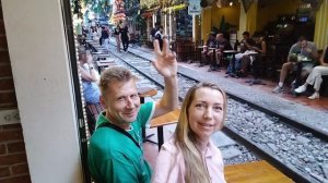 Ждём кофе и поезд!