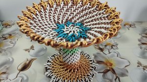 Ваза на ножке корневым плетением