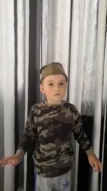 #НашиГерои. Виктор Ф. - Салютом праздничным всё небо расцвело смотреть онлайн