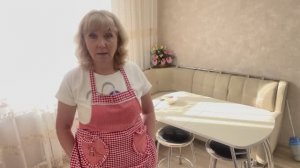 На завтрак каша рисовая// у сына юбилей//черенкую, пересаживаю, сажаю//на ужин зразы//