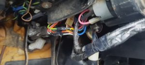 Как правильно установить пластиковый кожух рулевой колонки на ниве ,чтобы не оторвать провода