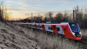 ЭС104 037 "Финист" сообщением Ораниенбаум - Санкт-Петербург Балтийский