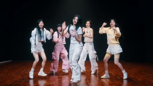 Illit - magnetic|dance practice [MIRRORED]