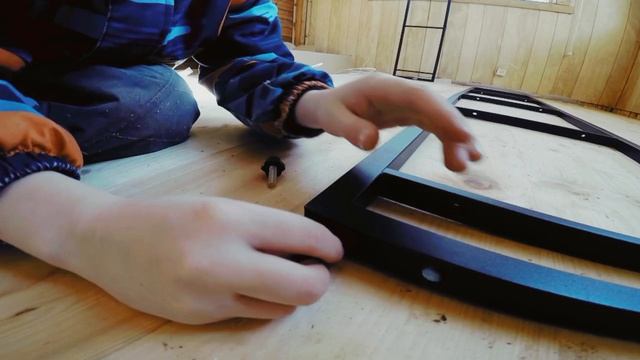 Мужские домашние дела. Сборка стеллажа на даче.