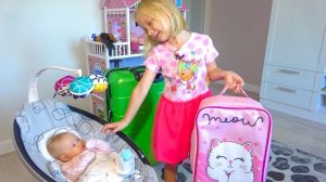 СОФУНЬЯ ШАЛУНЬЯ - СОФИЯ ВОВСЕМ ПОМОГАЕТ СЕСТРЕ.